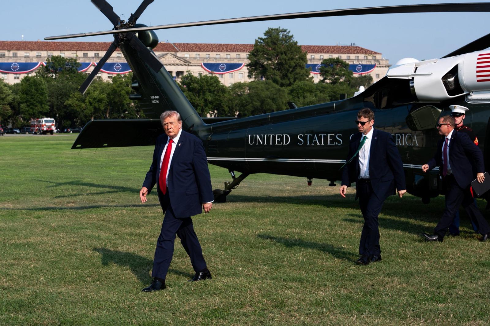 Trump añadió que esa dinámica comercial ya no favorece a esos países porque su Administración revirtió la relación de fuerzas en la materia.